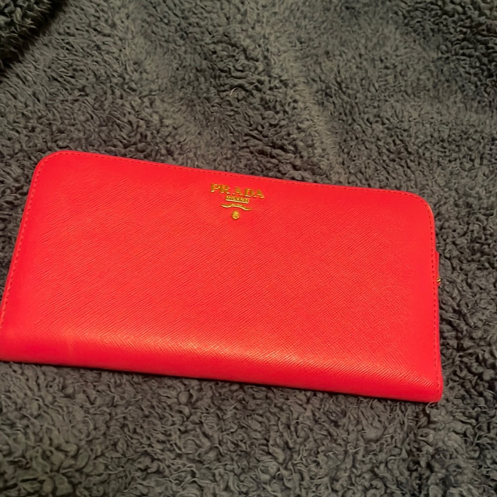 HOT! PRADA wallet!